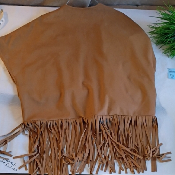 Elegant Tan Fringe Vest  for Women - Picture 8 of 9